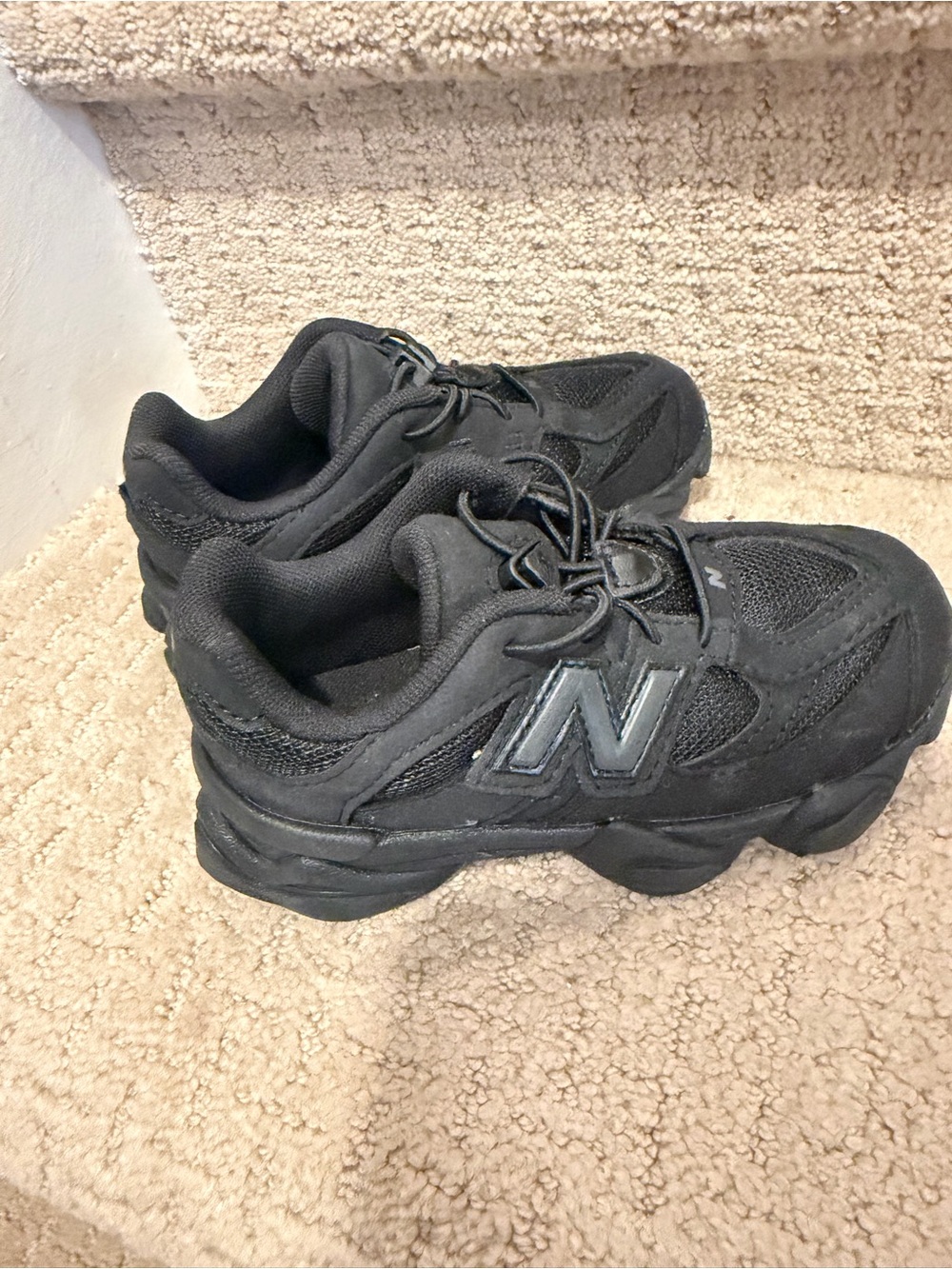 New Balance Kids Black Low-Top Athletic Sneakers